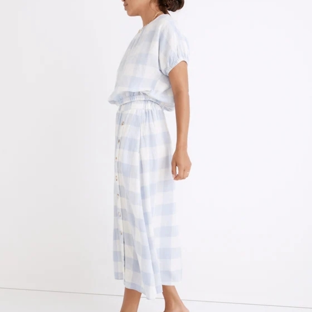 Madewell | Linen-Blend Side-Button Midi Skirt in Gingham Check - Picture 2 of 9